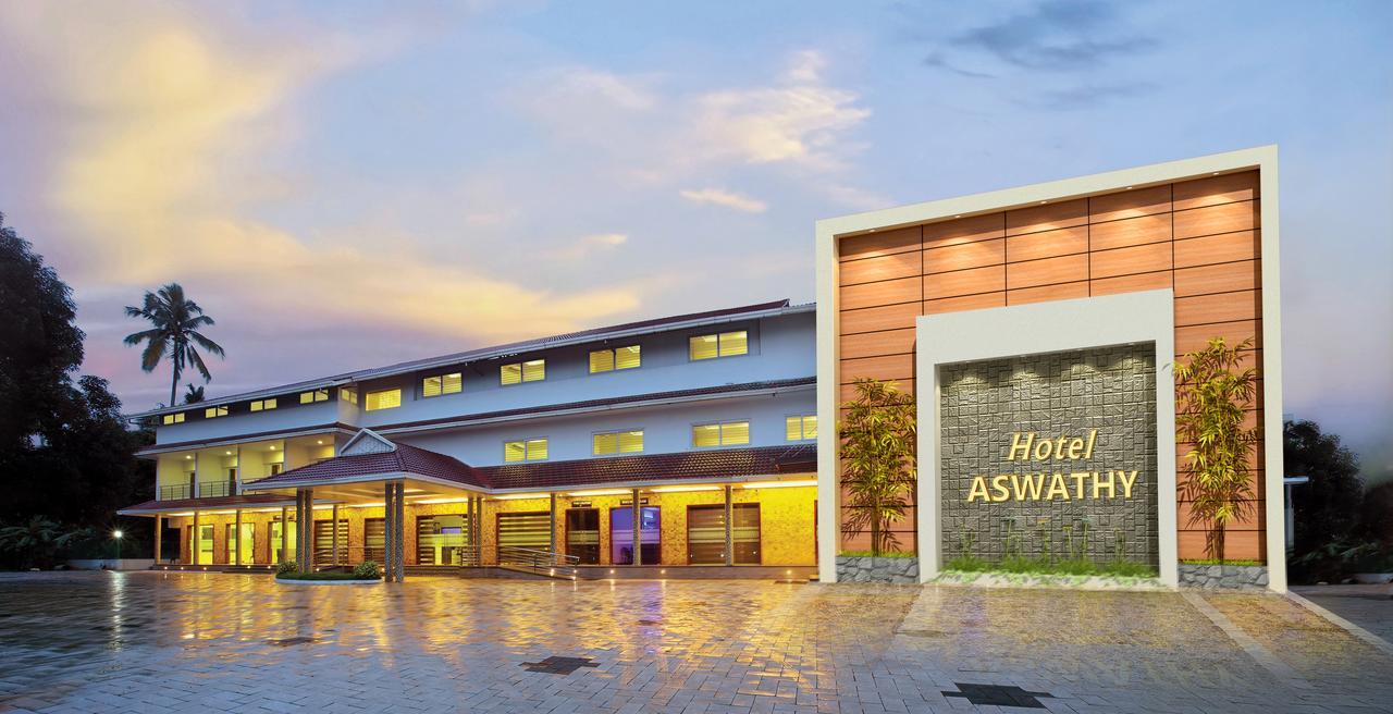 Hotel Aswathy Methala Exterior foto