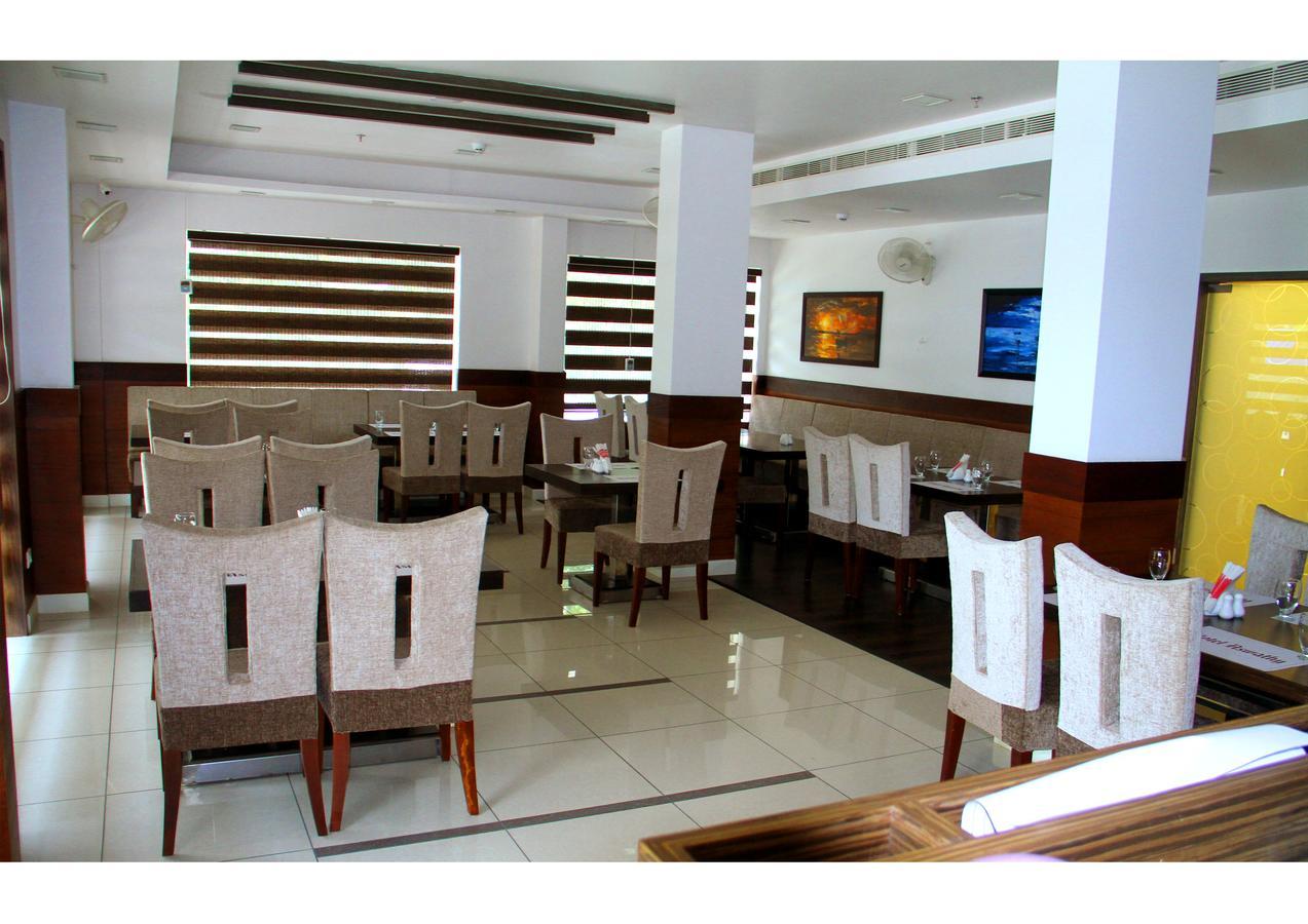 Hotel Aswathy Methala Exterior foto
